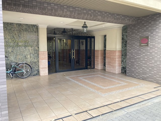 ディナスティ長居公園南のエントランス