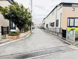【前面道路含む現地写真】