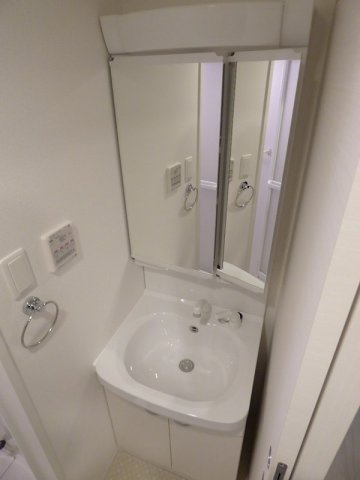 コスモリード神戸三宮の洗面所