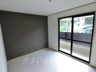 広島市安佐北区亀山１丁目のアパートの寝室