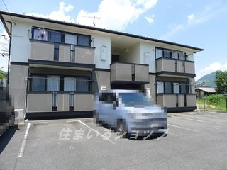 広島市安佐北区亀山１丁目のアパートの外観