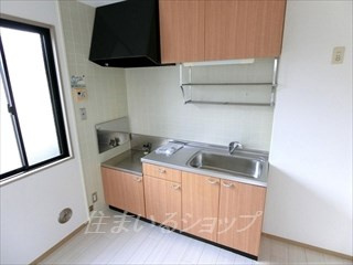 広島市安佐北区亀山１丁目のアパートのキッチン|窓あり