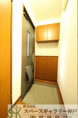リファインド二ツ屋A棟の玄関|※お部屋により仕様が異なる場合があります※