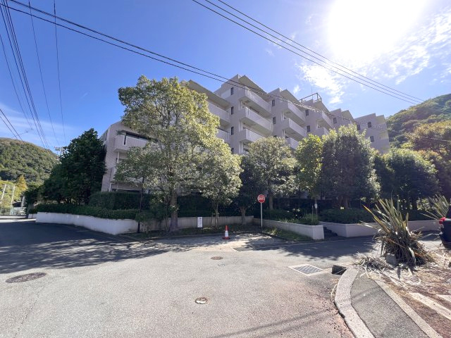 「藤和ガーデンハウス葉山」　3階　新規内装リフォームの周辺|緑の多い周辺