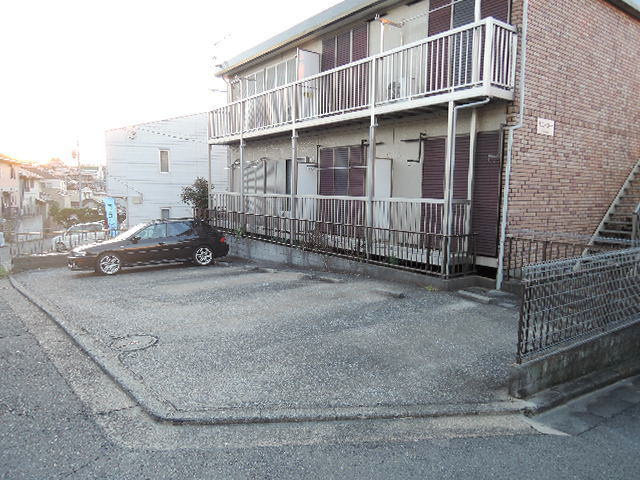 サニーコートの駐車場|敷地内駐車場