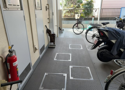 【その他共用部分】 | ホビーバーンズ | 共有部分は、住民なら誰もが使える設備のこと。例えば駐車場やエレベーター、インターネット設備、セキュリティ設備などがあります。他にも、マンションの廊下・外部階段やエントランス・ゴミ置き場などがあります。