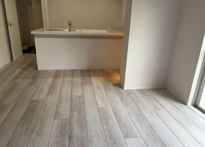 【ダイニング】 | ホビーバーンズ | ダイニングは、食事や家族の団らんスペースとしてだけではなく、ほかの用途としても使用することができます。ダイニングテーブルを置き、食事のためのスペースを作ることでリビングとの差別化を図ることができます。