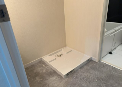 【ランドリースペース】 | ホビーバーンズ | ランドリースペースも気になります。洗濯機置場があり「洗う、干す、取り込む、アイロンがけ、たたむ」など、洗濯に関する家事をするための空間です。広さや収納など付帯設備も含めて、詳細は現地でご確認ください。