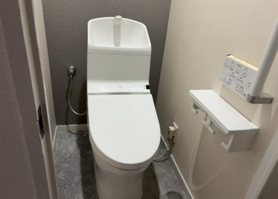 【トイレ】 | ホビーバーンズ | トイレは大きさや形、機能、抗菌性などが異なる多種多彩なタイプが各メーカーから出ています。それぞれに良さがあるため、事前にどういったタイプのトイレがいいのかをご家庭内で決めて、内見に行くといいでしょう。