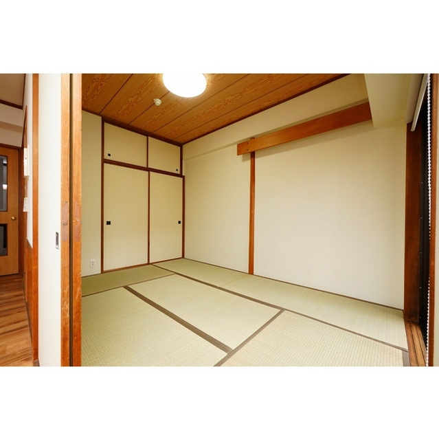 岐阜市田生越町の賃貸マンションの居間・リビング|和室　6帖