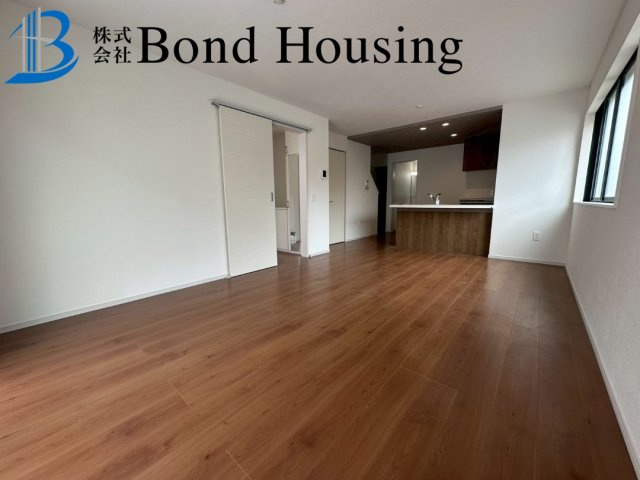 お車並列2台可　歌敷山2期2号棟　新築戸建の居間・リビング