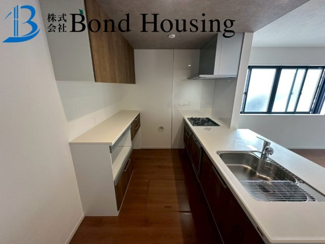 お車並列2台可　歌敷山2期2号棟　新築戸建のキッチン