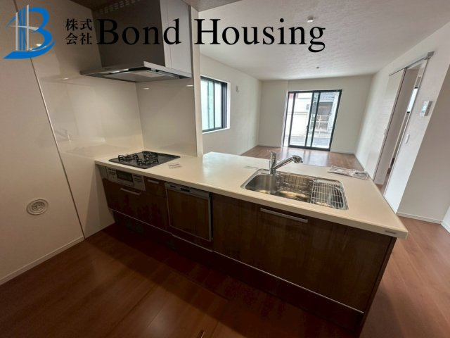 お車並列2台可　歌敷山2期2号棟　新築戸建のキッチン