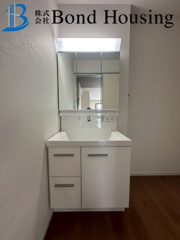 お車並列2台可　歌敷山2期2号棟　新築戸建の独立洗面台