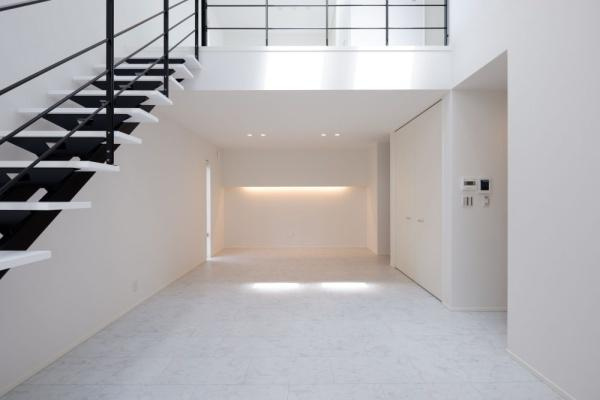 宮崎市大橋　中古戸建の居間・リビング|内観の写真は売り主様が住まわれる前の写真です。