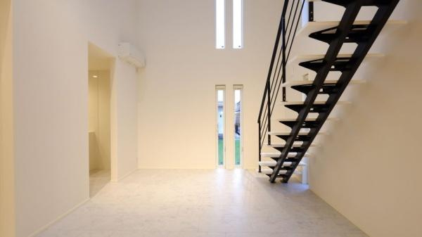 宮崎市大橋　中古戸建の居間・リビング|内観の写真は売り主様が住まわれる前の写真です。