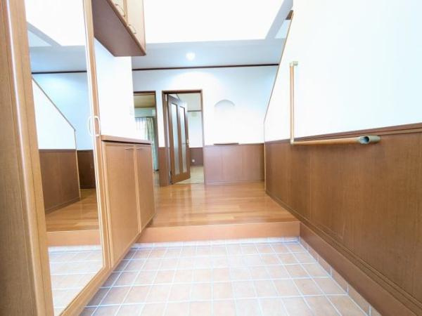 宮崎市潮見町　中古戸建の玄関