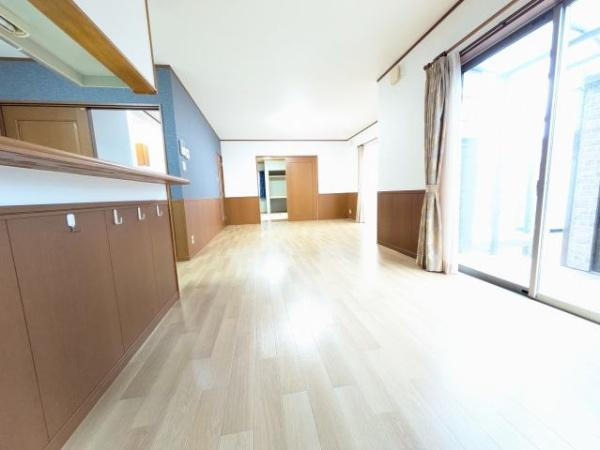 宮崎市潮見町　中古戸建の居間・リビング