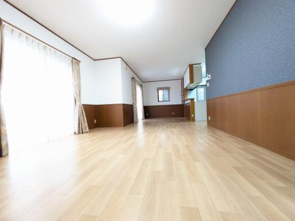宮崎市潮見町　中古戸建の居間・リビング