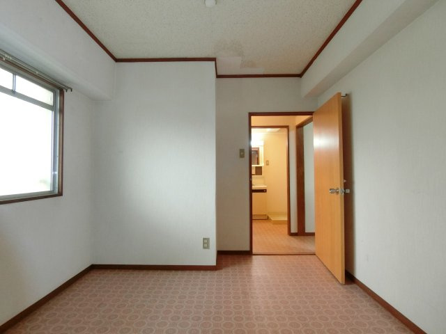 インフィオラータの洋室