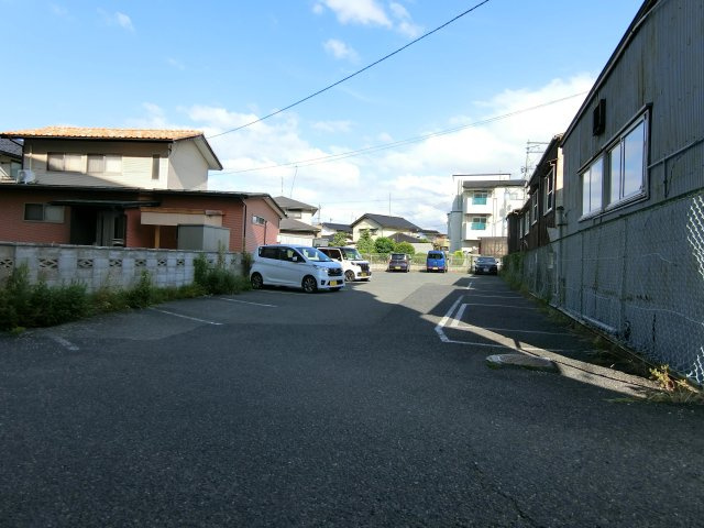 インフィオラータの駐車場