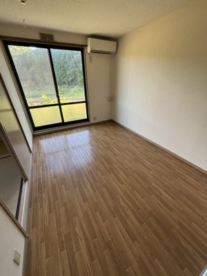 【居間・リビング】 | 山口ハイツ | 外観は落ち着いています