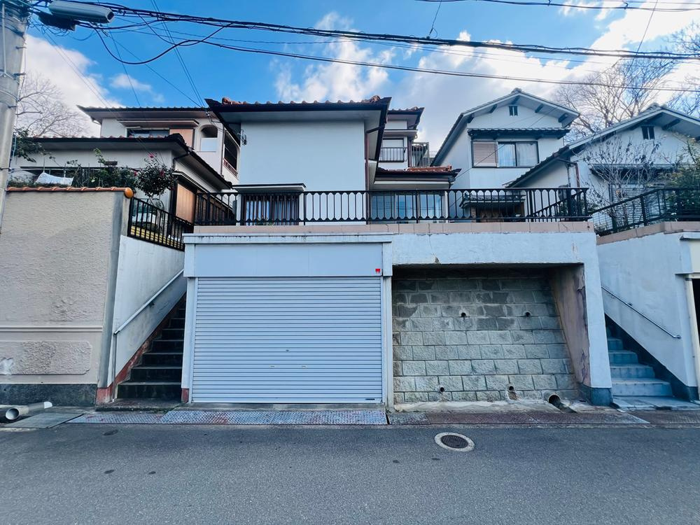 田口山1丁目　中古一戸建ての外観|新しい生活にいかがでしょうか？外観はお住まいの顔になります。こだわりたいポイントですね。外壁塗装や屋根塗装のご相談も承っております。
■現地内覧・資金計画相談・住宅ローン相談もお問合せ受付中■