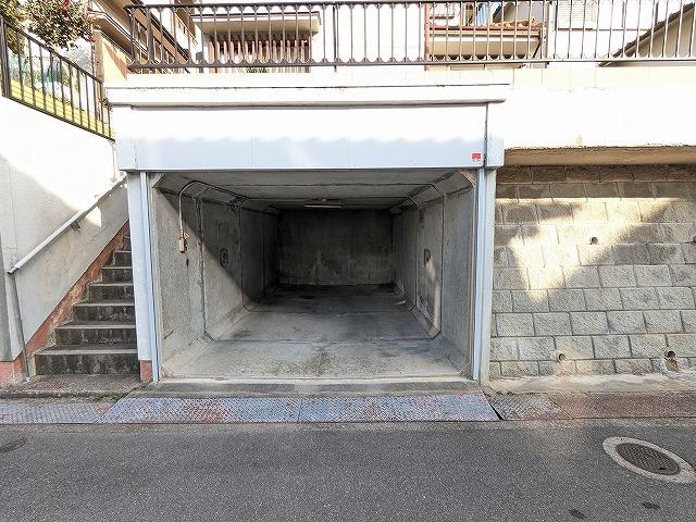 田口山1丁目　中古一戸建ての駐車場|堀込車庫
■物件内覧・資金計画相談・住宅ローン相談、リフォーム相談、お問合せ受付中■
※当日・翌日のご内覧、ご相談はお電話でのお問合せがスムーズです！