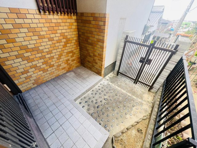 田口山1丁目　中古一戸建てのエントランス|門扉
■物件内覧・資金計画相談・住宅ローン相談、リフォーム相談、お問合せ受付中■
※当日・翌日のご内覧、ご相談はお電話でのお問合せがスムーズです！