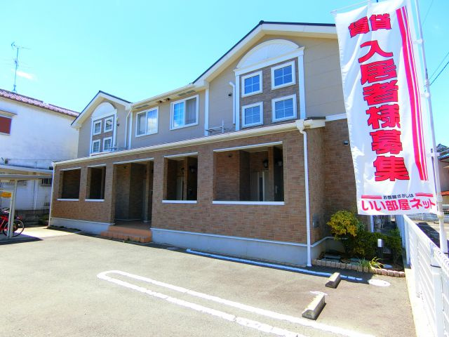 フィオーレ松ヶ丘のエントランス