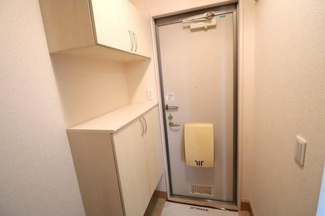 【玄関】 | アムール岡﨑A | イメージ(別号室)