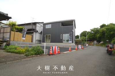 【前面道路含む現地写真】 | 海老名市国分寺台2丁目  新築戸建て　全１棟【仲介手数料無料】
