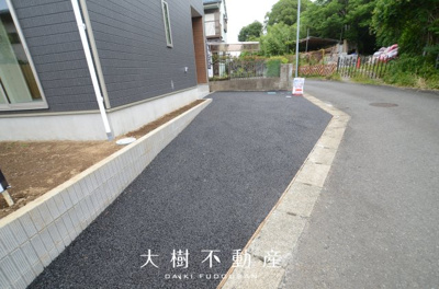 【駐車場】 | 海老名市国分寺台2丁目  新築戸建て　全１棟【仲介手数料無料】