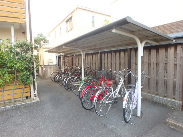 【その他共用部分】 | ペアコート仁川 | 駐輪スペース