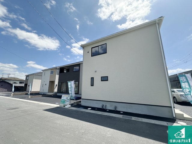 22(土)23(日)24(祝)現地説明会開催　大和郡山市小南町の前面道路含む現地写真|安心の10年保証！外観を美しく保ち、雨水で汚れを落とします！気になることがありましたら、お気軽にお問い合わせください！