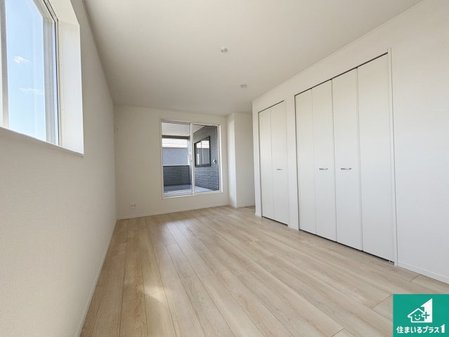 22(土)23(日)24(祝)現地説明会開催　大和郡山市小南町の洋室|シンプルな洋室は、自分好みのインテリアが楽しめます♪ご家族とインテリアや家具を選びに行くのは新築購入時の醍醐味の一つです。ぜひお楽しみください♪