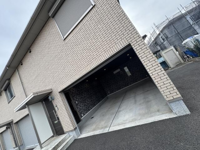 【エントランス】 | ロイヤルガレージ町田（ロイヤルガレージマチダ）