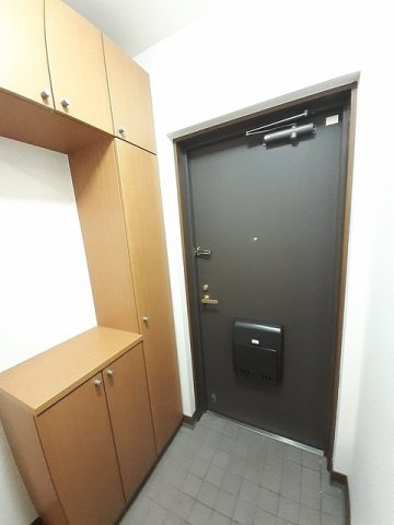 マルベル宇多津の玄関|収納もある玄関です