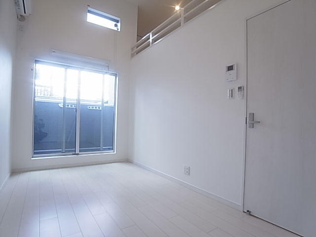 神戸市兵庫区東出町３丁目のアパート