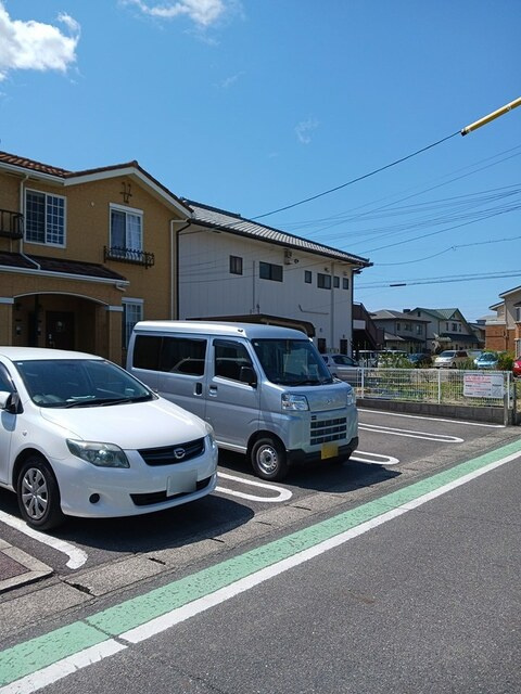 ソレイユ　ルヴァンの駐車場