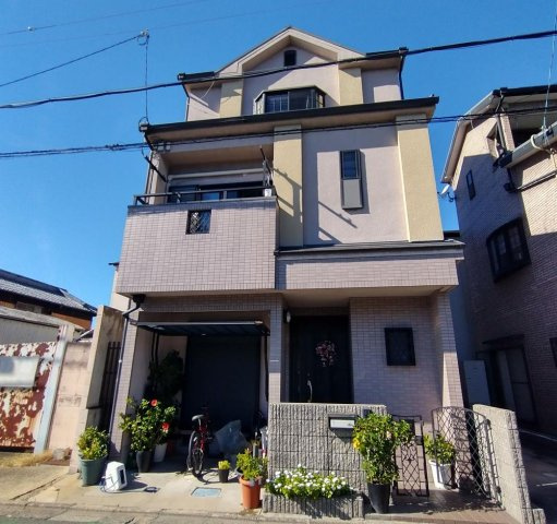錦町　中古一戸建ての外観|新しい生活にいかがでしょうか？外観はお住まいの顔になります。こだわりたいポイントですね。外壁塗装や屋根塗装のご相談も承っております。
■現地内覧・資金計画相談・住宅ローン相談もお問合せ受付中■