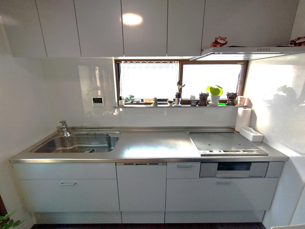 錦町　中古一戸建てのキッチン|システムキッチン　食器洗い乾燥機　IHクッキングヒーター
■物件内覧・資金計画相談・住宅ローン相談、リフォーム相談、お問合せ受付中■
※当日・翌日のご内覧、ご相談はお電話でのお問合せがスムーズです！