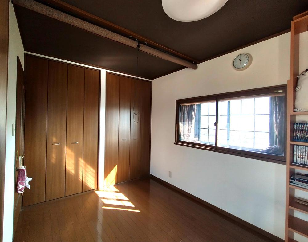 錦町　中古一戸建ての寝室|洋室7.5帖　3階のお部屋
■物件内覧・資金計画相談・住宅ローン相談、リフォーム相談、お問合せ受付中■
※当日・翌日のご内覧、ご相談はお電話でのお問合せがスムーズです！