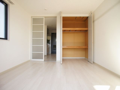 【居間・リビング】 | ラフォーレ・昴Ａ | 快適に過ごせるエアコンが付いています♪