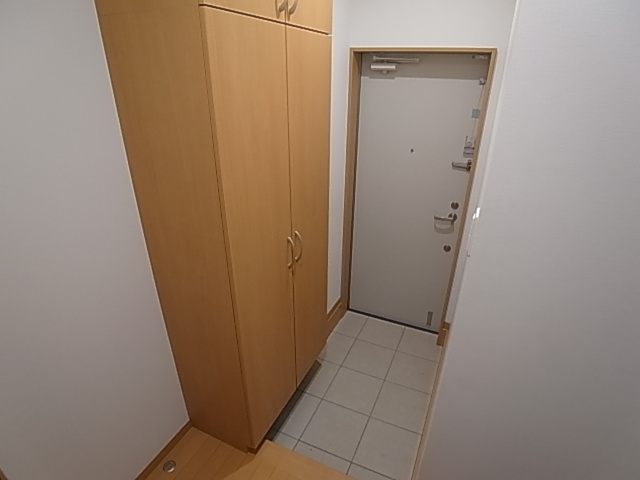 神戸市兵庫区梅元町のテラスの玄関|シューズボックス付き