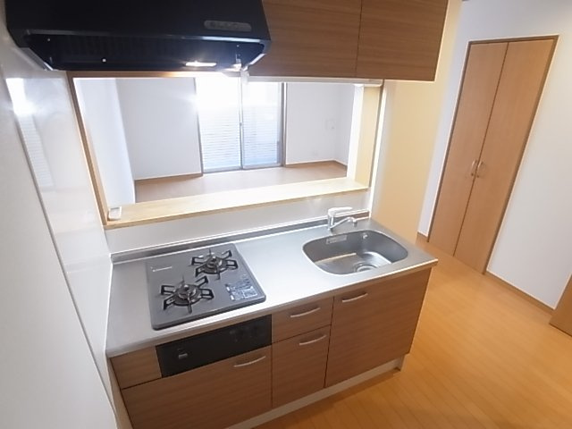 神戸市兵庫区梅元町のテラスのキッチン|システムキッチン（ガス２口）