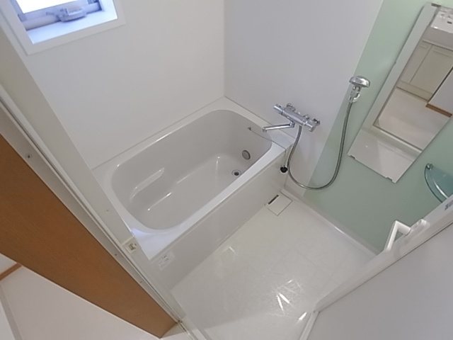 神戸市兵庫区梅元町のテラスの浴室|追い焚き機能付き