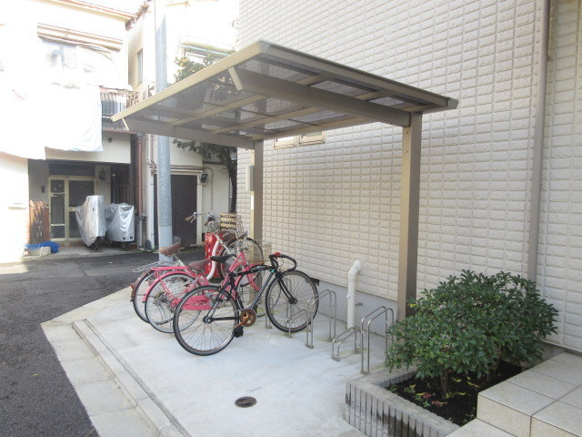 ローレルのその他共用部分|屋根付き自転車駐輪場