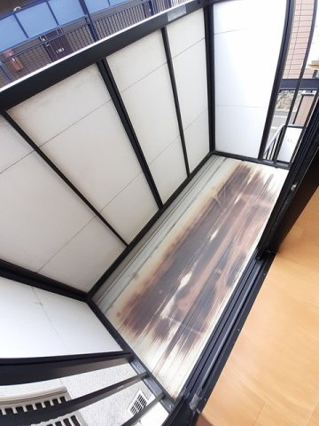 イグレック。楯　Ａのバルコニー