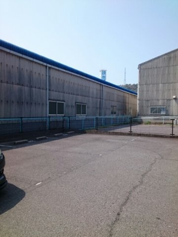 イグレック。楯　Ａの駐車場